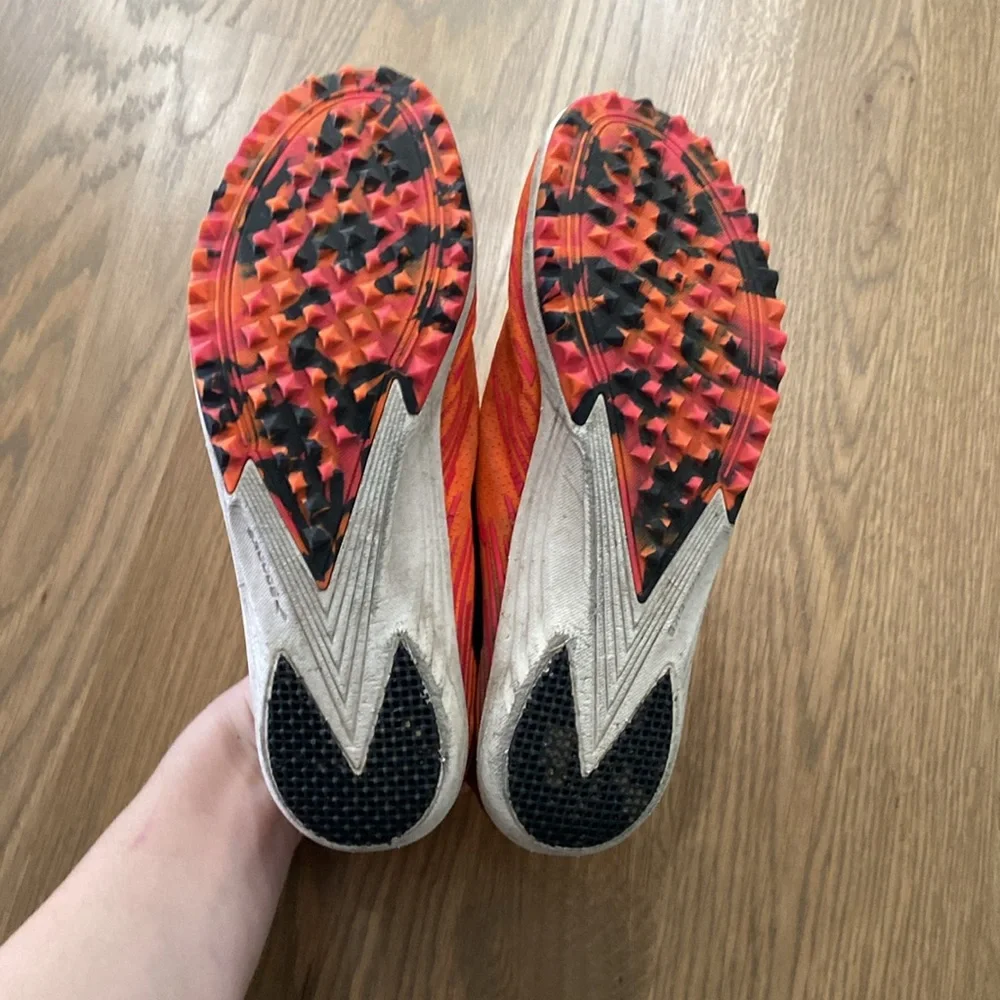 Brooks Men’s Mach 18 Orange Pink Spikeless Outdoor Track Running Spikes